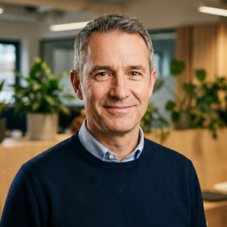 James Mitchell, Directeur général de Brumal Rendésance